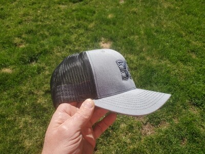 33 Trucker Cap