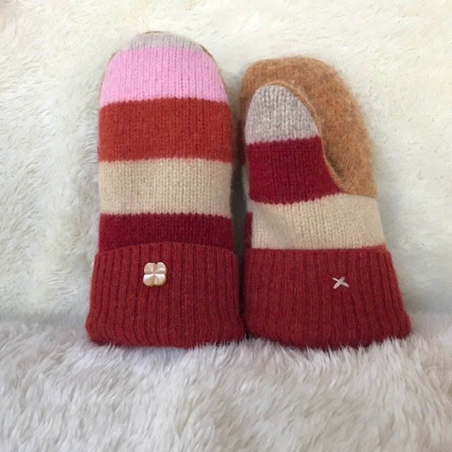 Child Small red/pink,beige and rust