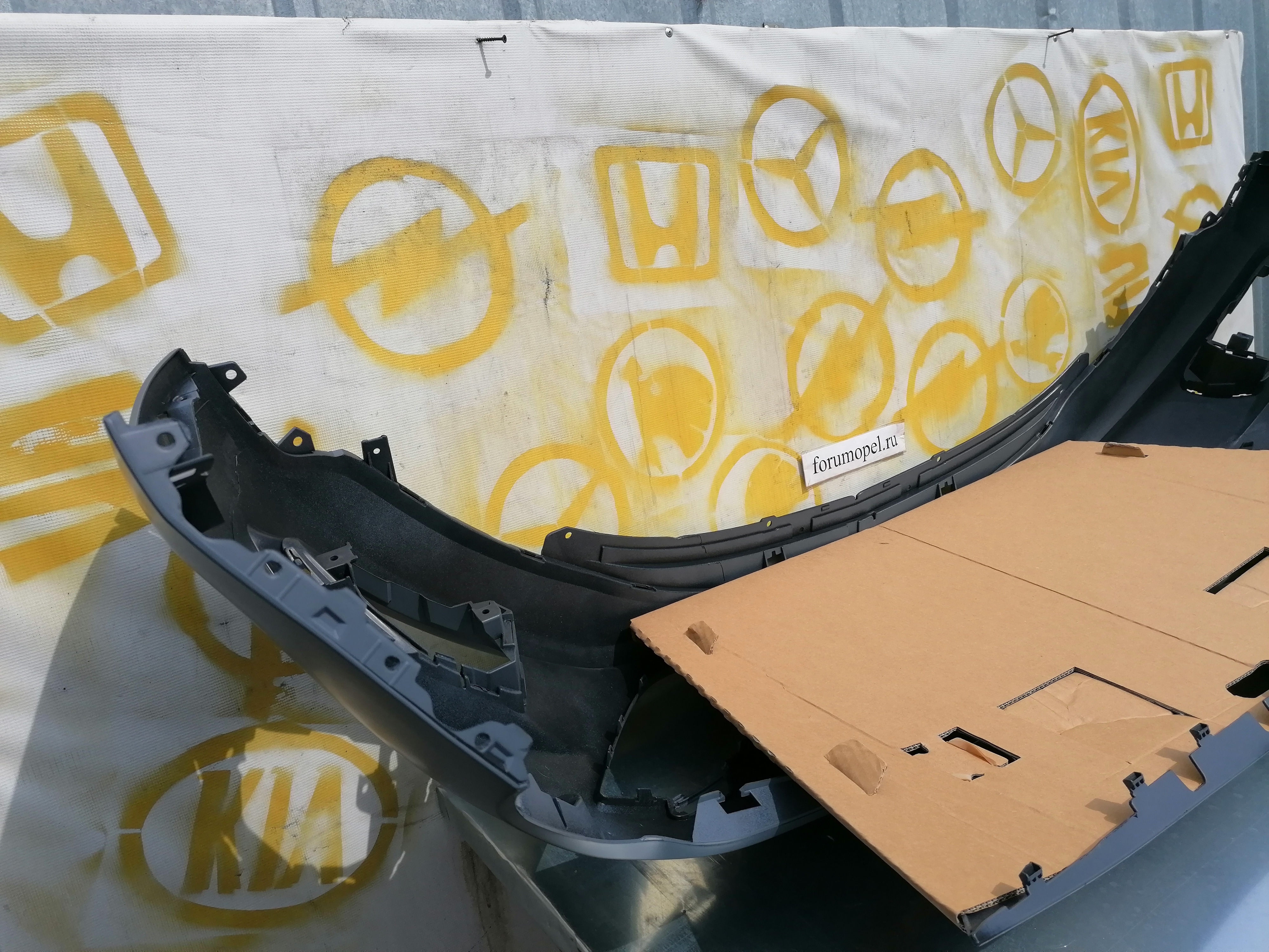 1400838 бампер передний opel astra j под омыватели аналоги