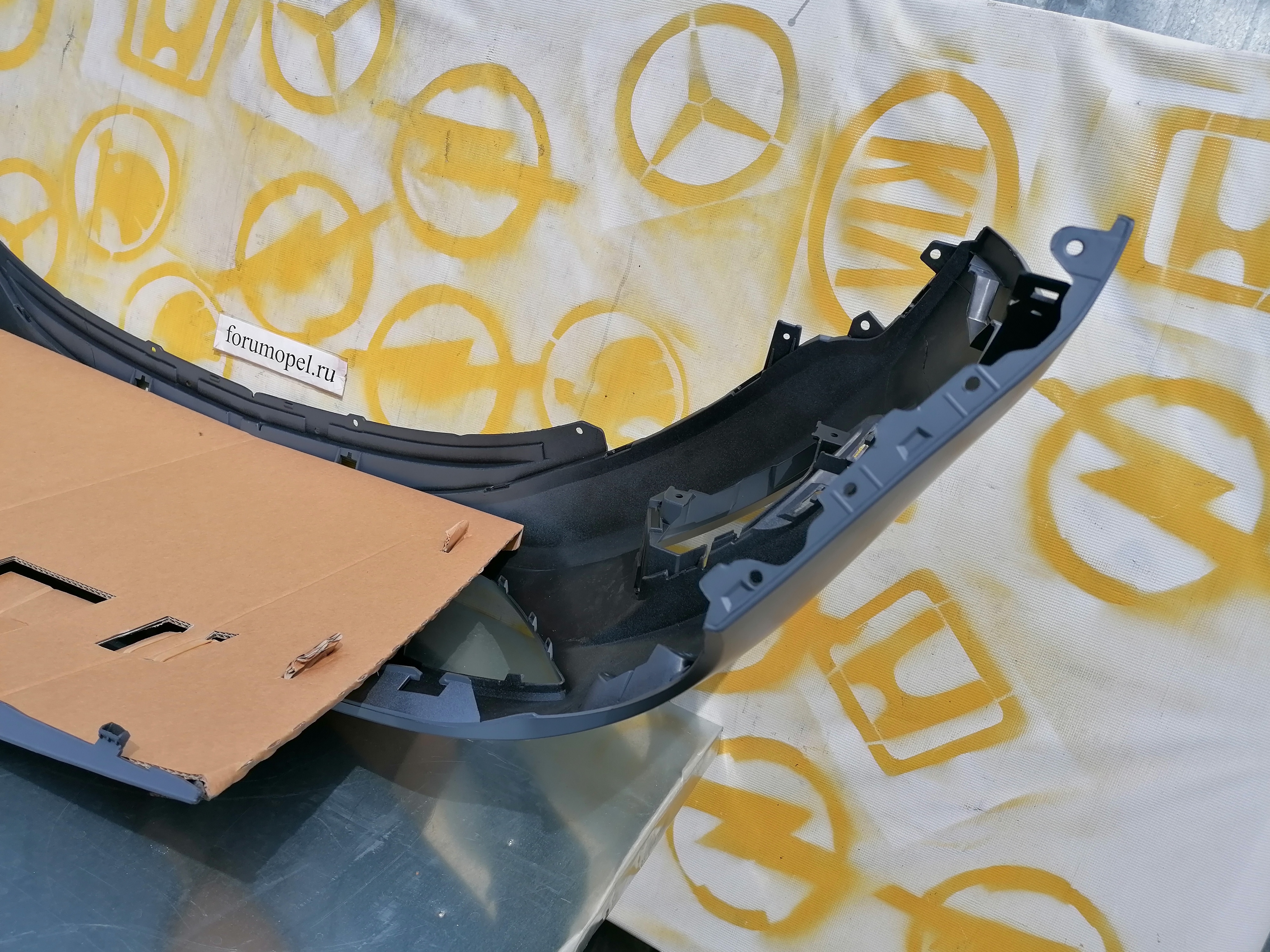 1400838 бампер передний opel astra j под омыватели аналоги