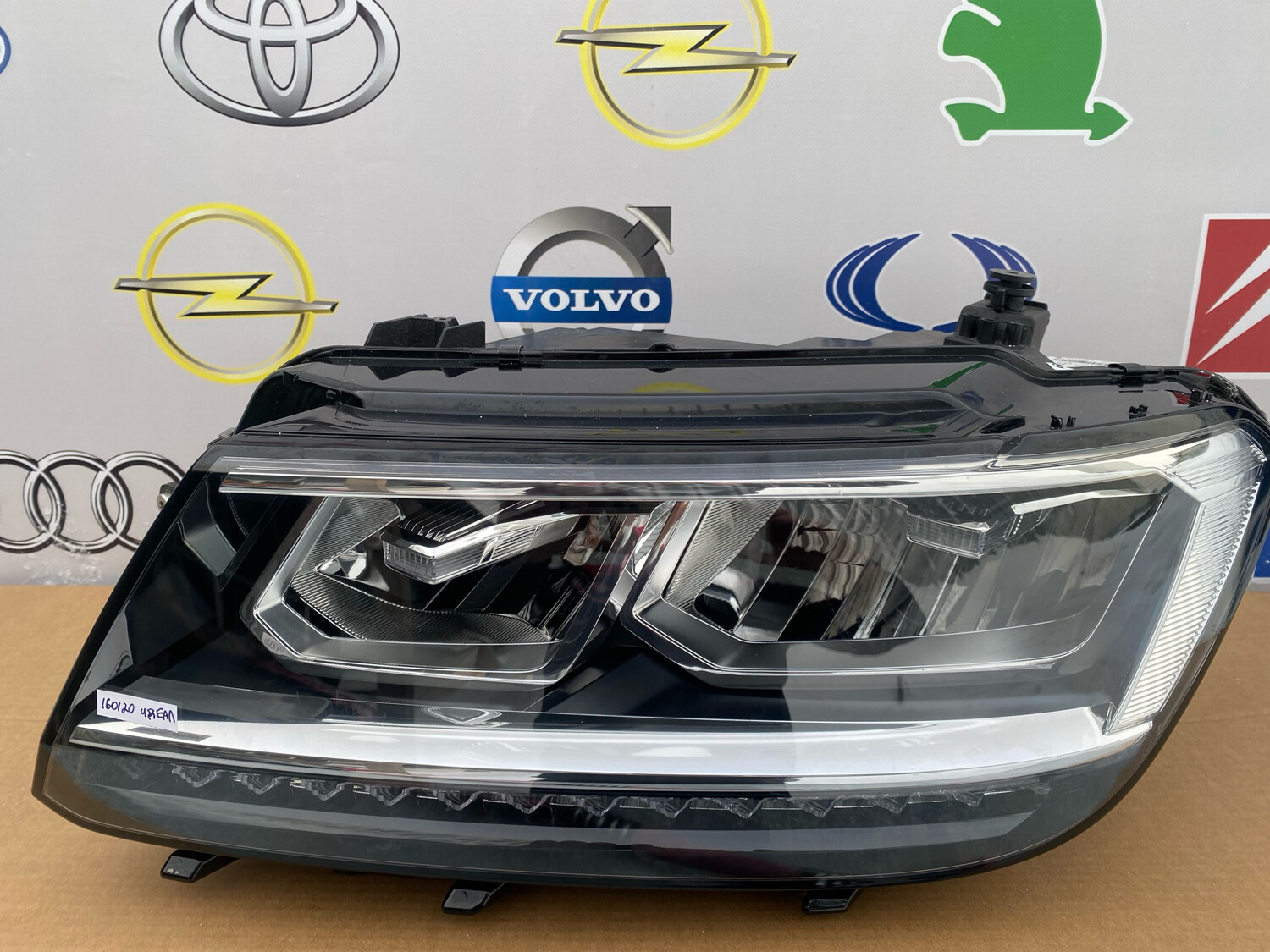 ФАРА ЛЕВАЯ VOLKSWAGEN TIGUAN 2016-2020 LED