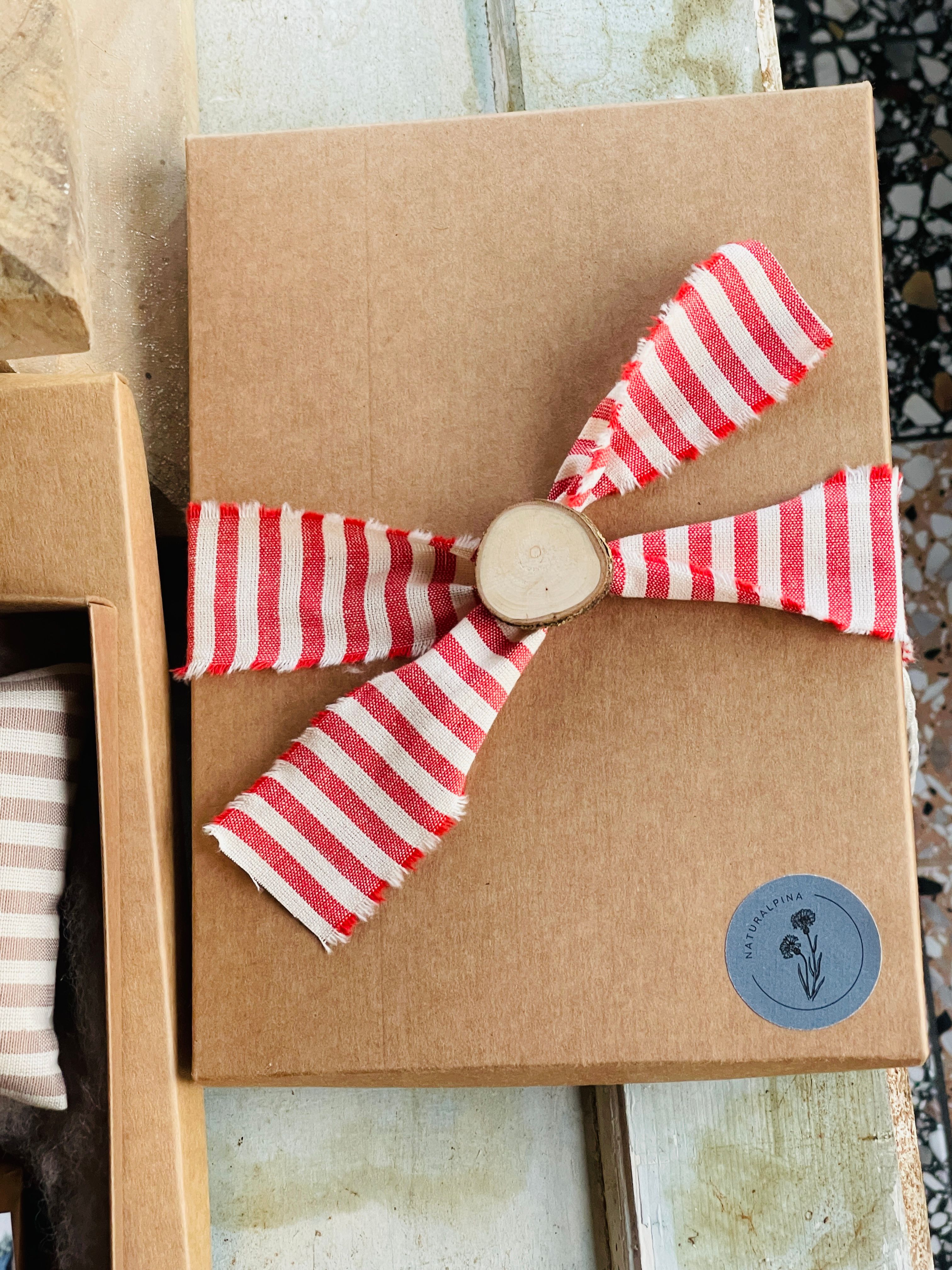 COFANETTO RIGENERANTE con saponi ed essenze naturali dal nostro orto alpino