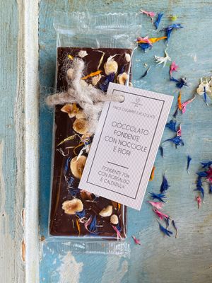 CIOCCOLATO FONDENTE FIORI E NOCCIOLE