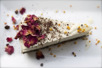 Rose and pistachio Cheesecake