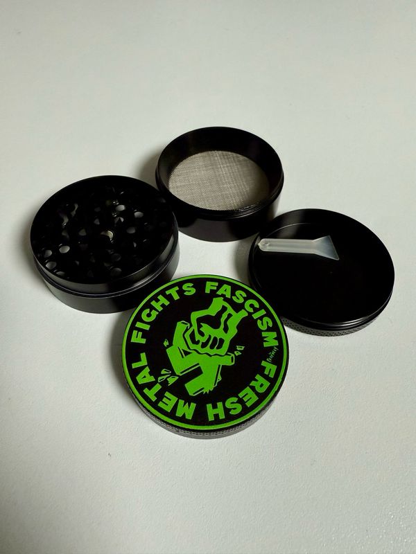 Grinder „Fresh Metal Fights Fascism“