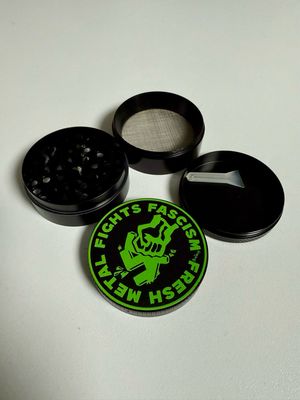 Grinder „Fresh Metal Fights Fascism“