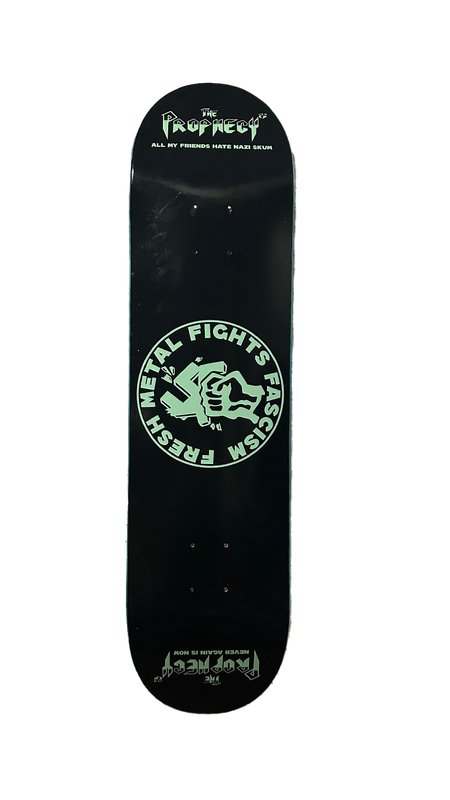 Skateboard 'Fight Fascism'