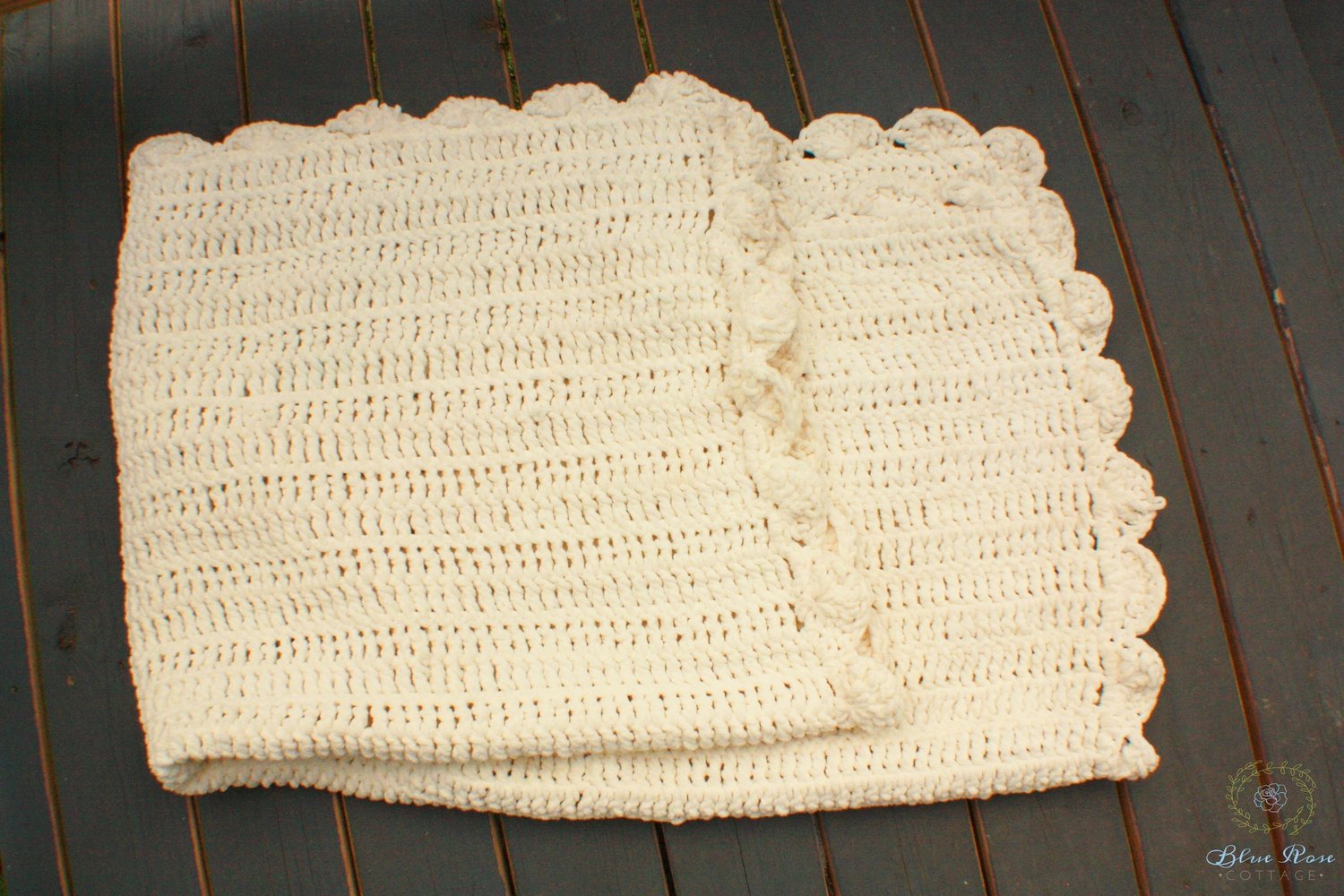 Soft Fleece Scallop-Edged Large Crocheted Afghan
