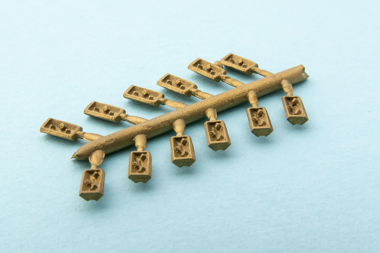 4MM CROSSING NOSE CHAIR BRASS  5 SETS