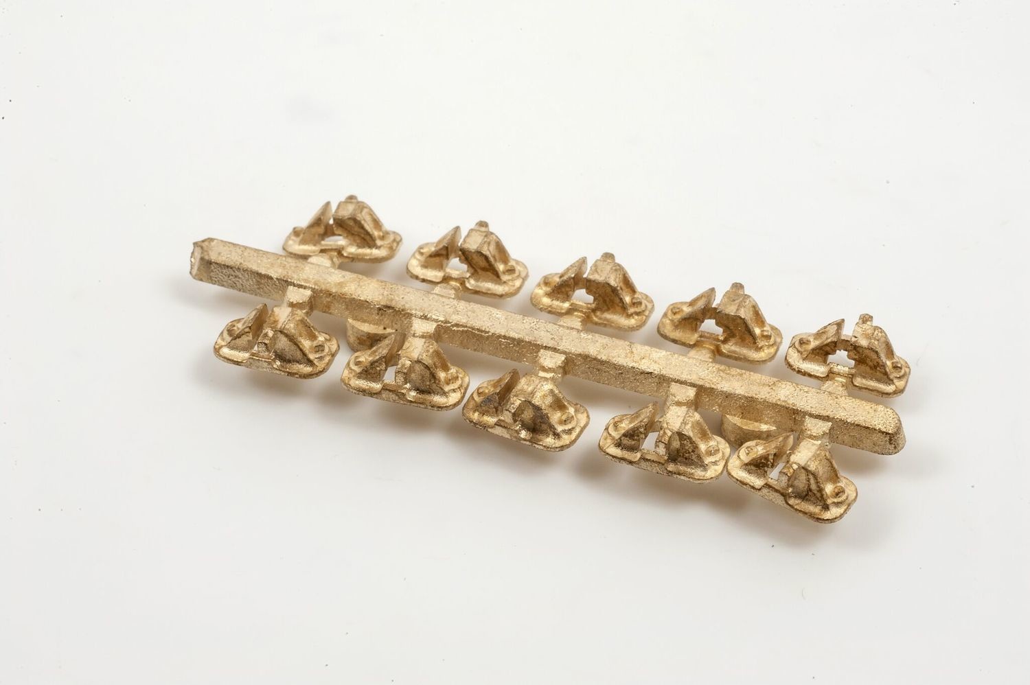 2 BOLT CHAIRS BRASS 7MM PACK 10