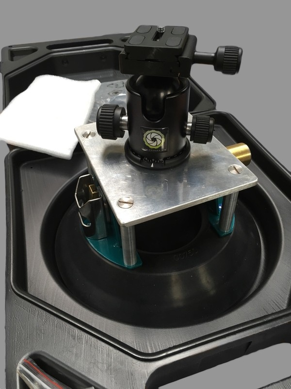 10" (250mm) Vacuum car mount with 46mm mono-ball head.