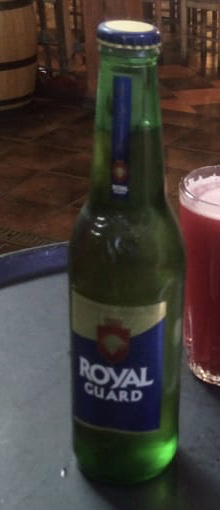 Cervezas cristal, royal, escudo
