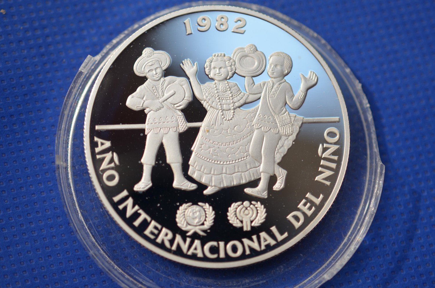 Panama 10 Balboas 1982 Year of the Child Silver