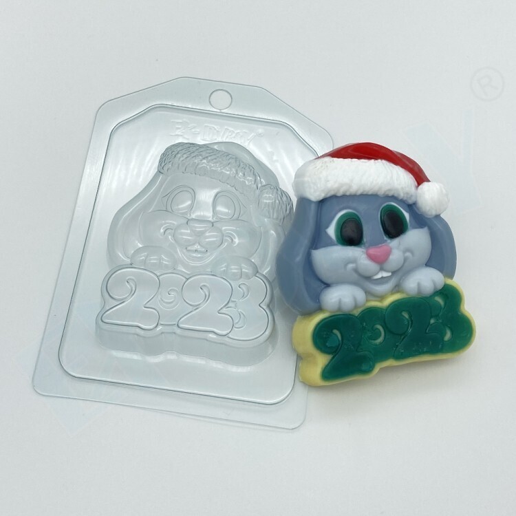 Пластиковая форма для шоколада 2023 / Кролик в новогодней шапке