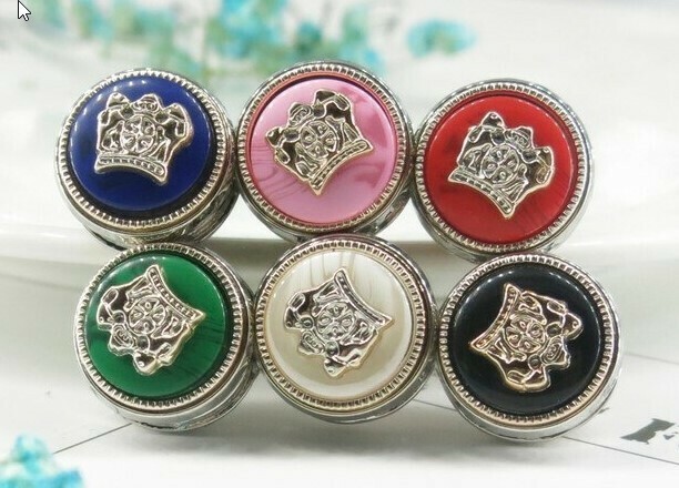 Crown Magnet