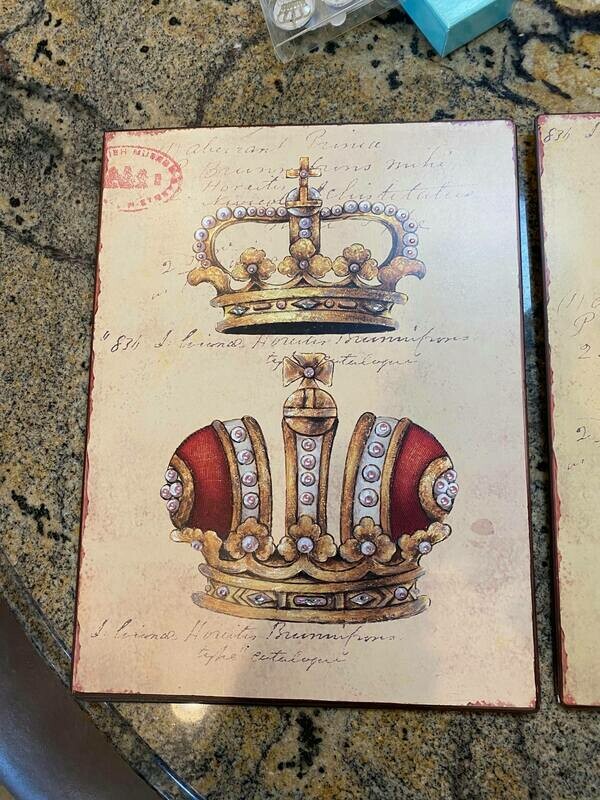 tin crown wall sign red (2 Left)