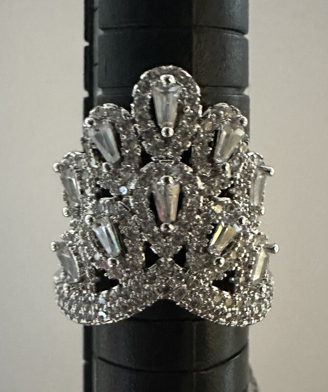 Three stone Crown Ring