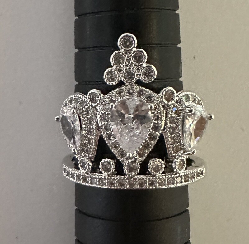 Three stone Crown Ring