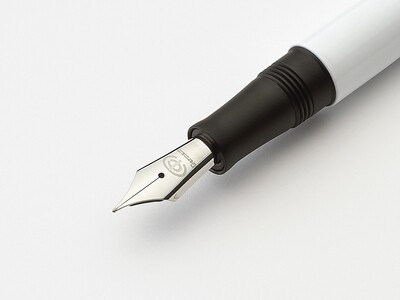 Taccia Fountain Pen Urbane Navy Blue Fine Nib
