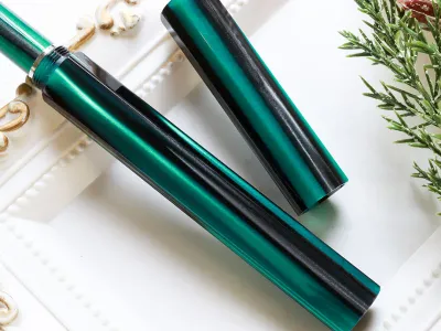 "KALEIDO Queen - Deep Forest Spring (Shinzansui)" Stainless steel nib - Fine - Gold Finish