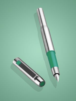 MoonMan Model B25 Green Metal Fountain Pen - Stainless Steel Fine Nib 0.5mm