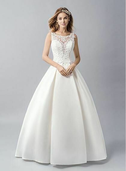 MOONLIGHT Ball Gown - SZ 6 in IVORY