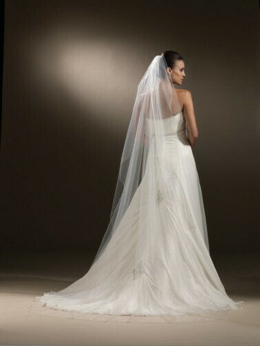 Edward Berger
Angel cut cathedral, stitched edge veil with scattered crystals - 9437 in White