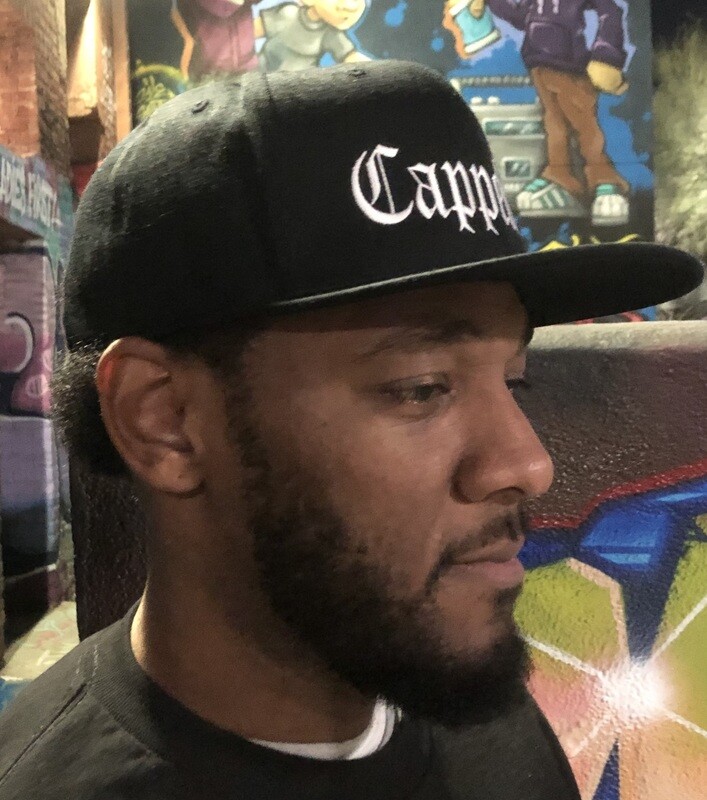 All black snapback cap "Old E"
