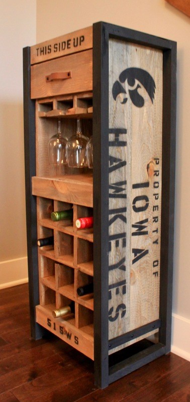 Iowa Hawkeye Wine Rack