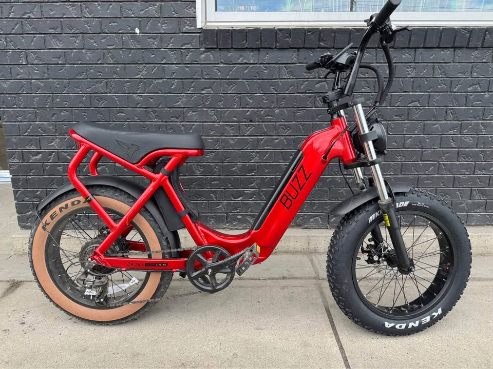 Buzz Drone Moto-Style eBike Red (DEMO) Buzz Drone Moto-Style eBike Red (DEMO)