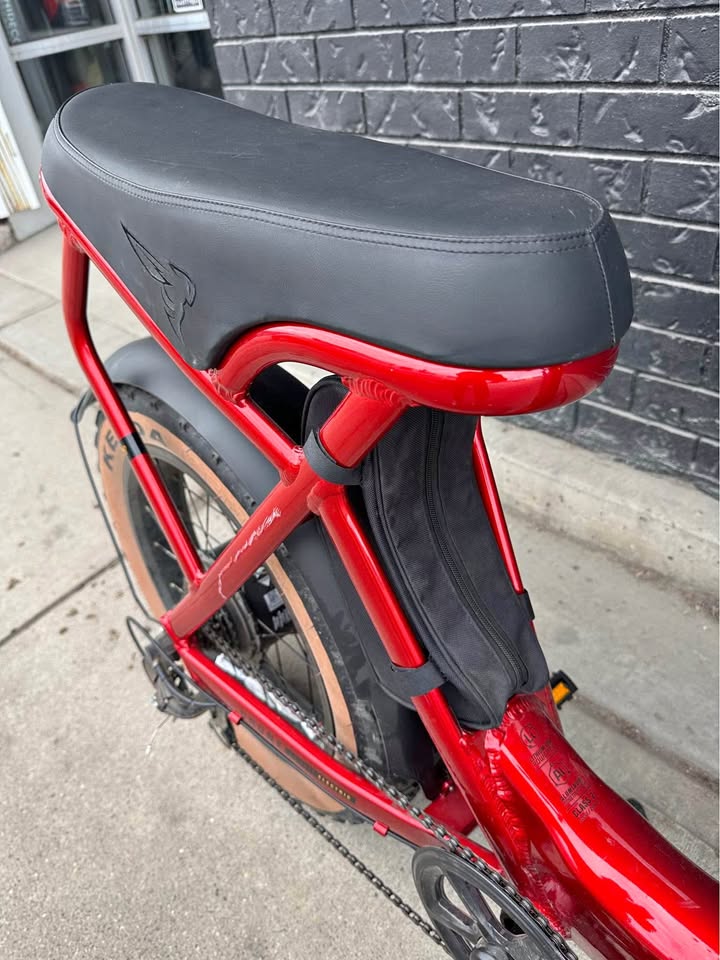 Buzz Drone Moto-Style eBike Red (DEMO) Buzz Drone Moto-Style eBike Red (DEMO)