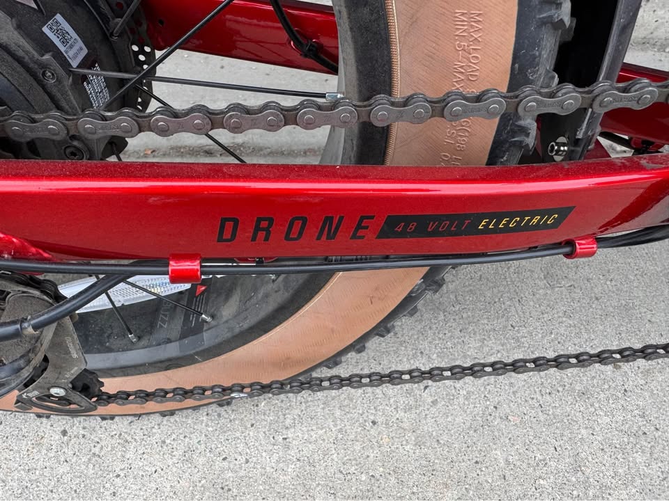 Buzz Drone Moto-Style eBike Red (DEMO) Buzz Drone Moto-Style eBike Red (DEMO)