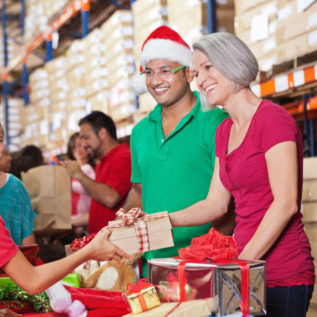VOLUNTEER​ - Join the Christmas Giving