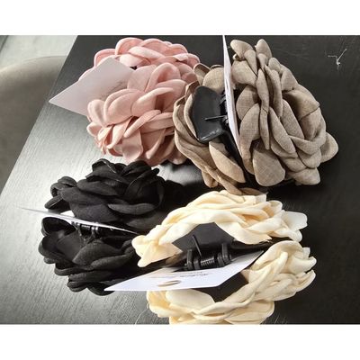 Hair clips vanting