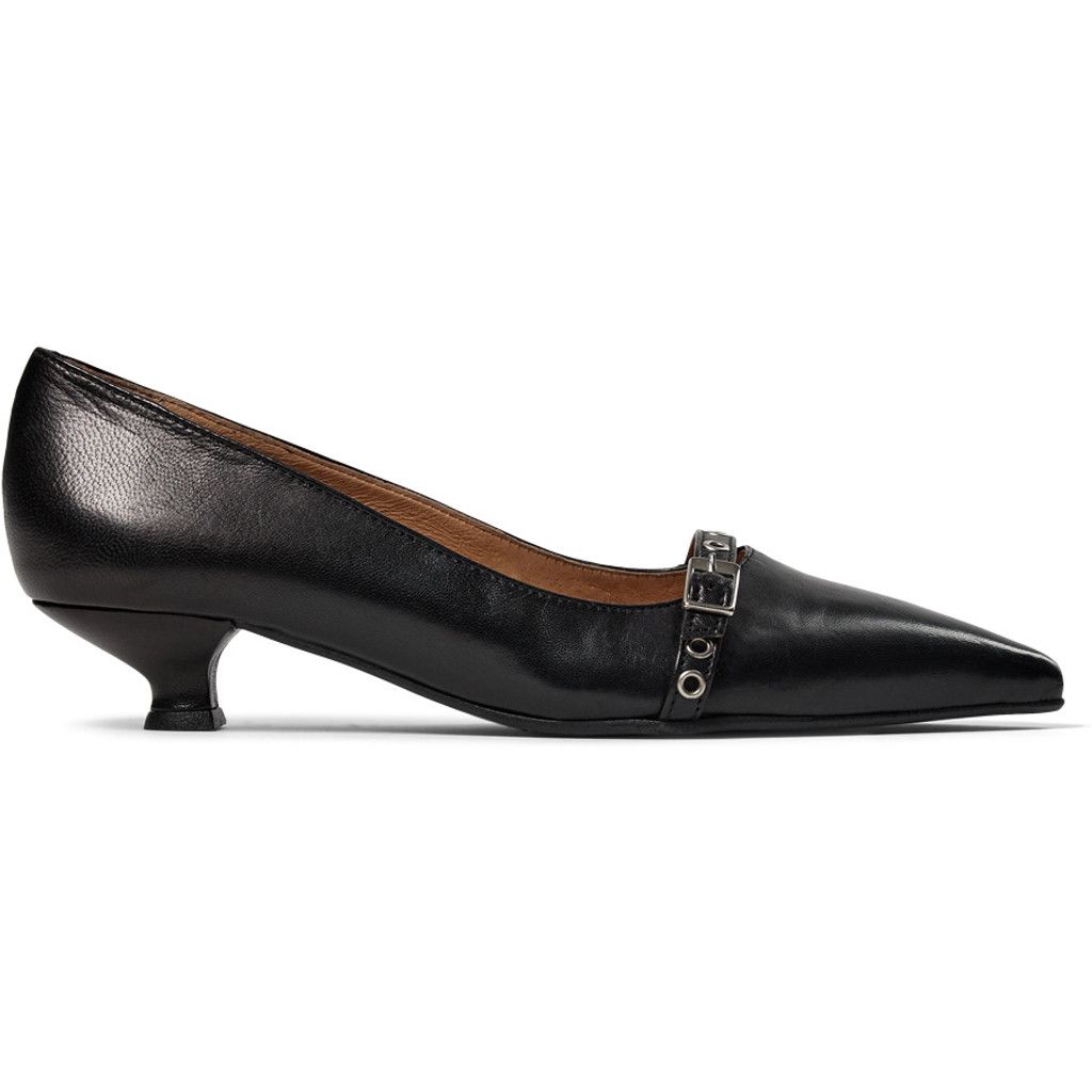 Arian shoes Pavement