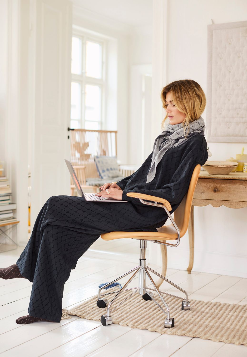 Sweat Pants (Black) Hype The Detail