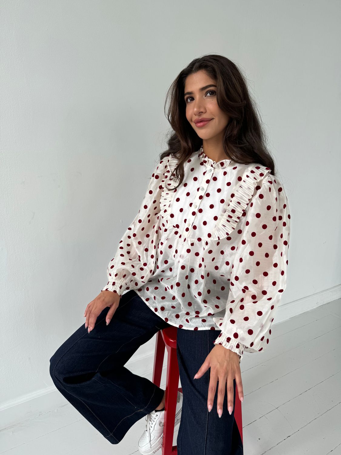 Silke Dot (White with Bordeaux Dots) Continue