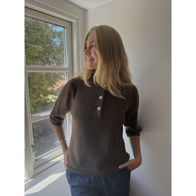 Naima Knit (Brown) Continue Naima Knit (Brown) Continue