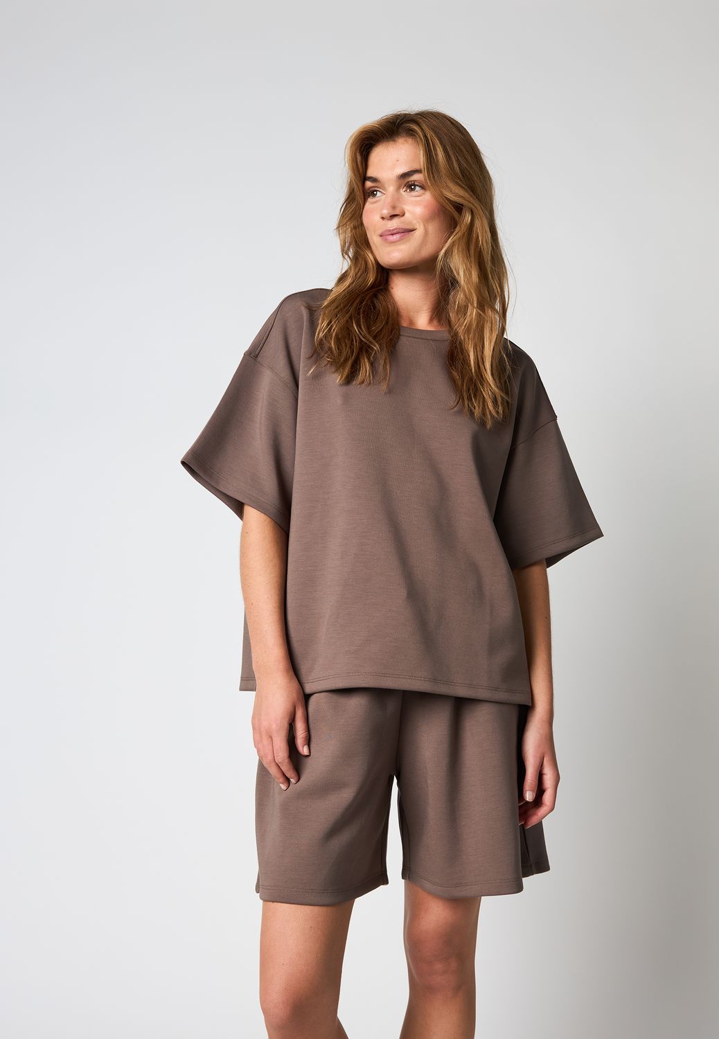 Sweat Tee Shirt (Brown) Hype The Detail