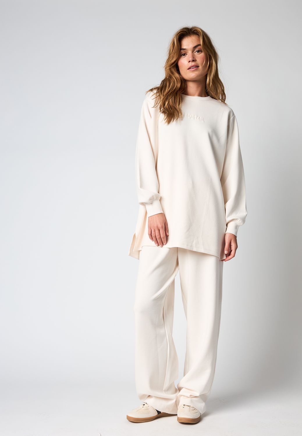 SweatShirt Long (Powder) Hype The Detail