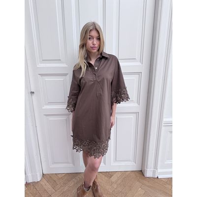 Klara embrodery Dress brown Continue