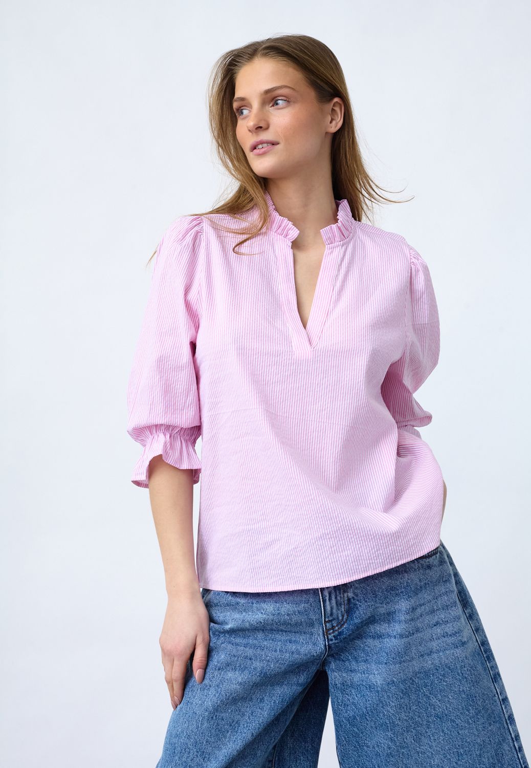 Vysla Short Sleeve (L. Rose/White) Sisters Point
