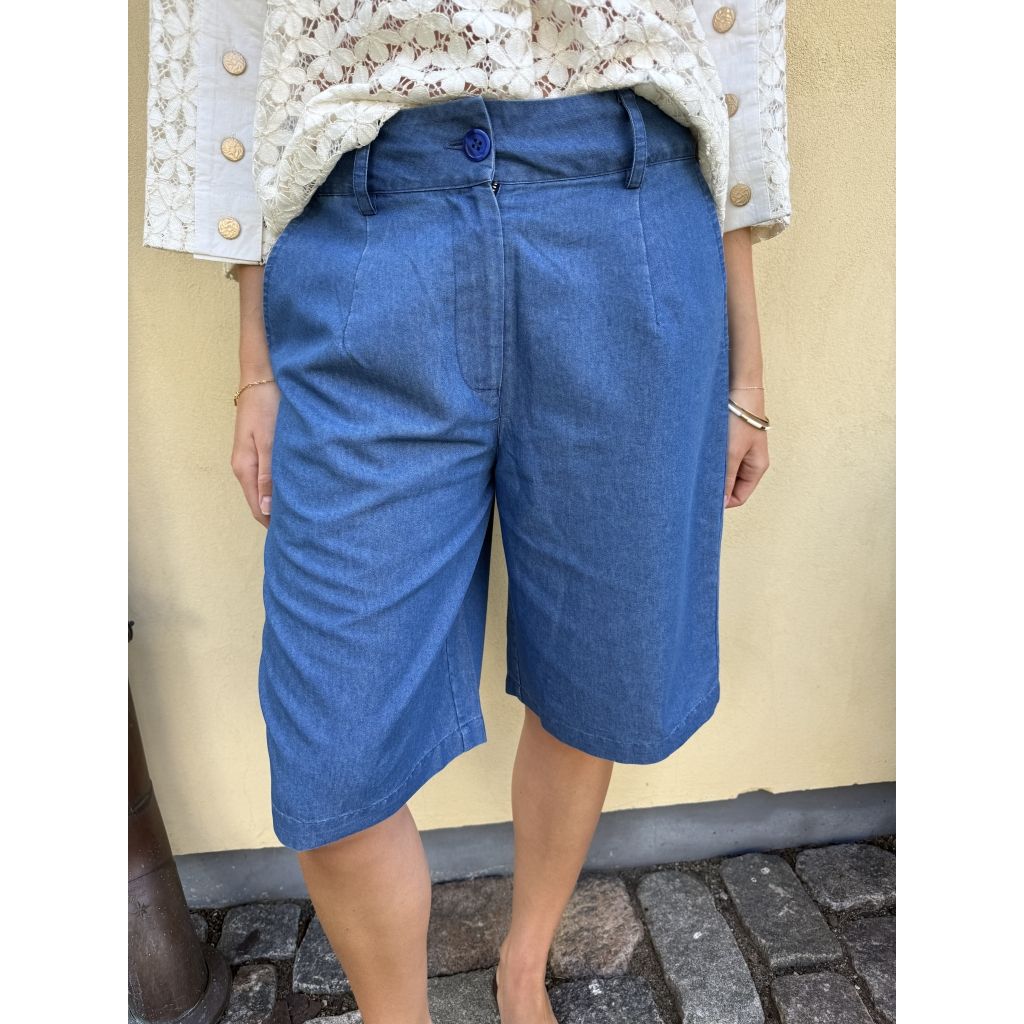 Celine shorts Chambre Continue