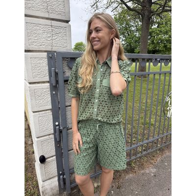 Charlotte lace army Continue