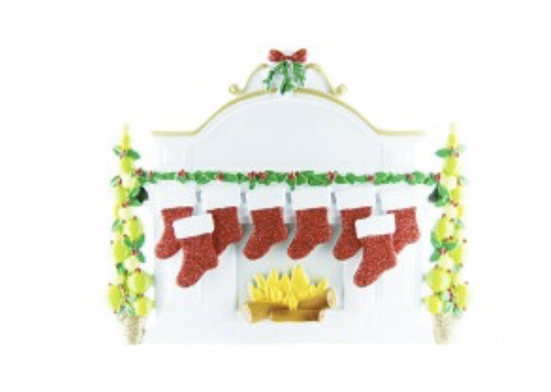 Stocking Mantle Family Of eight Table Topper