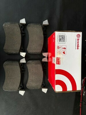 ผ้าเบรกหน้าBREMBOสำหรับMercedesBenz A45 CLA45 GLA45