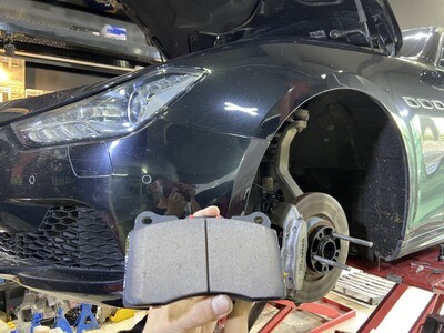 BREMBO ผ้าเบรกหน้าสำหรับ MASERATI Ghibli