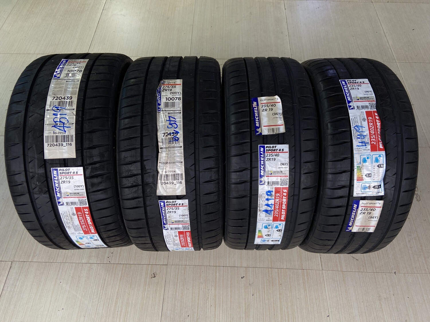 MichelinPilotSport4s 235/40ZR19 และ 275/35ZR19