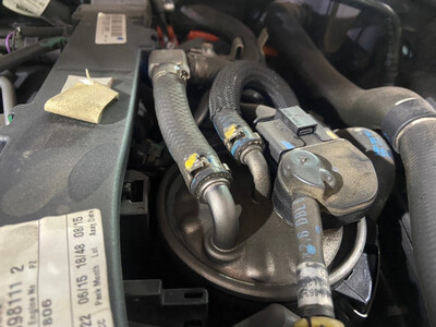MAHLE ไส้กรองน้ำมันเชื้อเพลิง สำหรับเบนส์ W205  C300