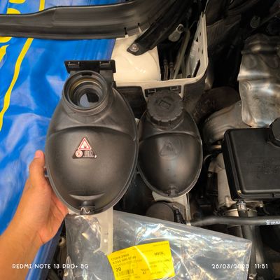 กระป๋องพักน้ำหม้อน้ำ MERCEDES BENZ E250 W207 แท้
